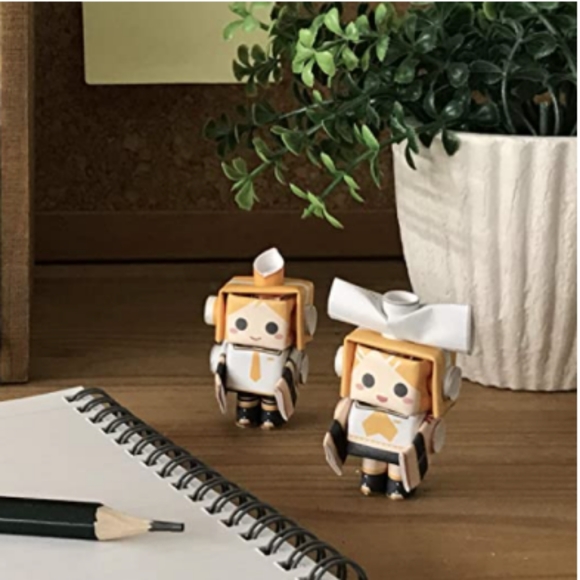 Rin Kagamine and Len Kagamine figures - Picture 5 of 15